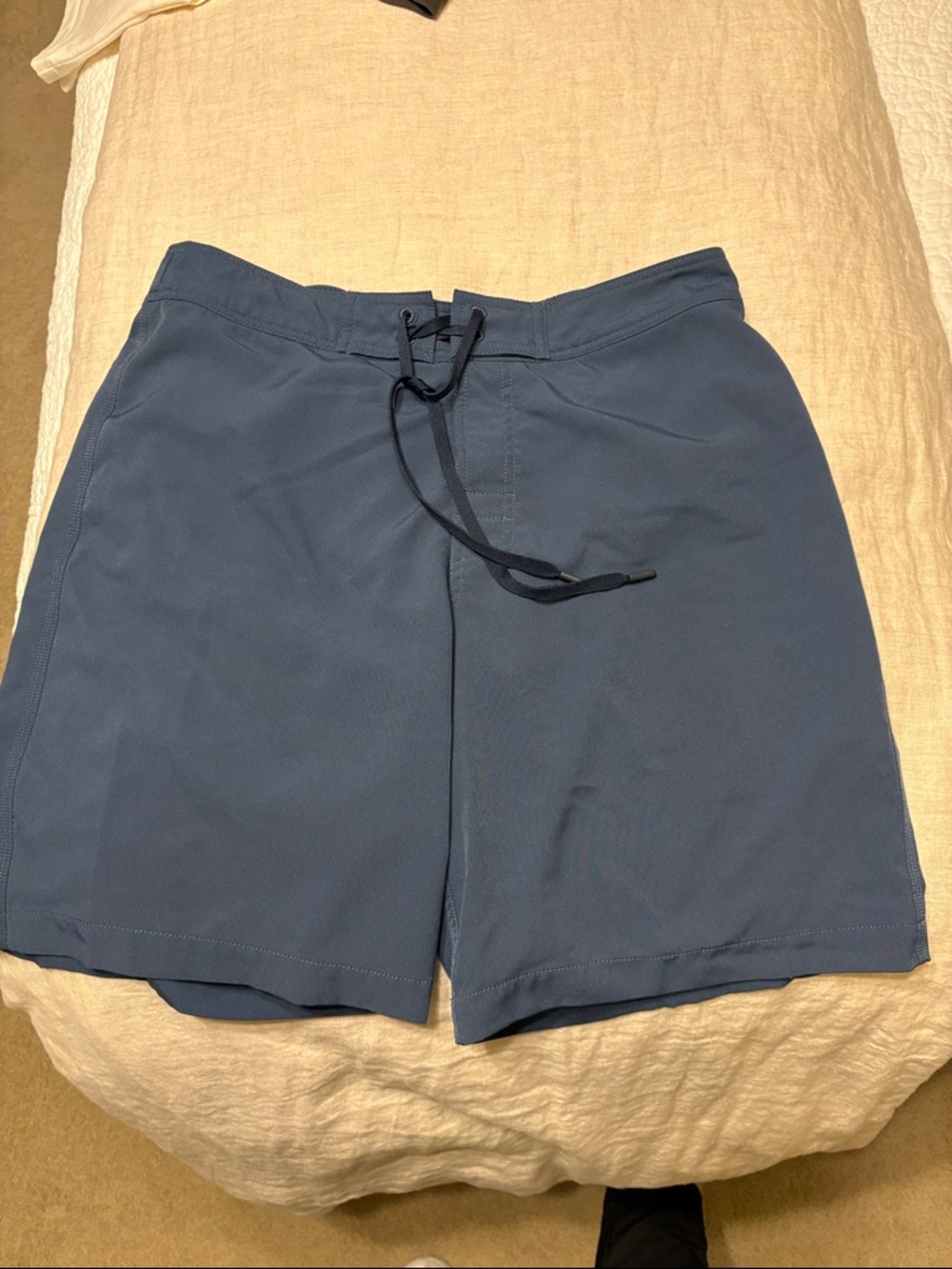 Southern Tide Men's Athletic Shorts in Navy Blue